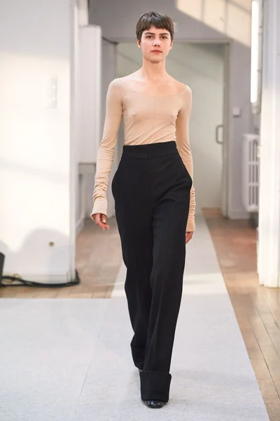 Look 1